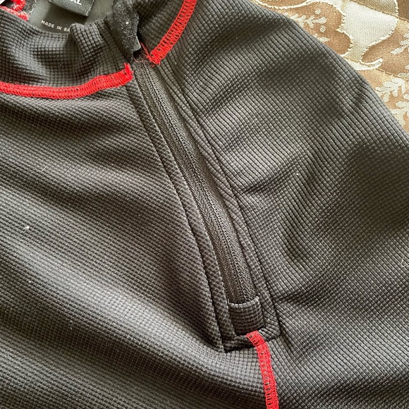 Harley-Davidson Ladies 2XL Long Sleeve Top. Gently used. Stunning Red Trim! - Picture 7 of 12